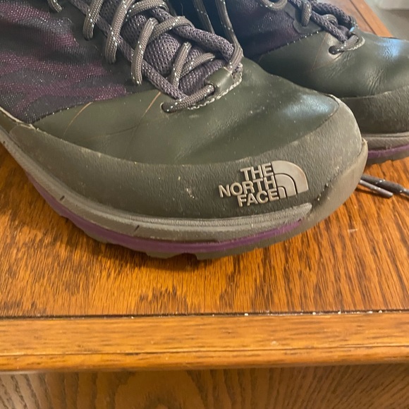 North Face hiking shoe size 10 - Picture 3 of 6